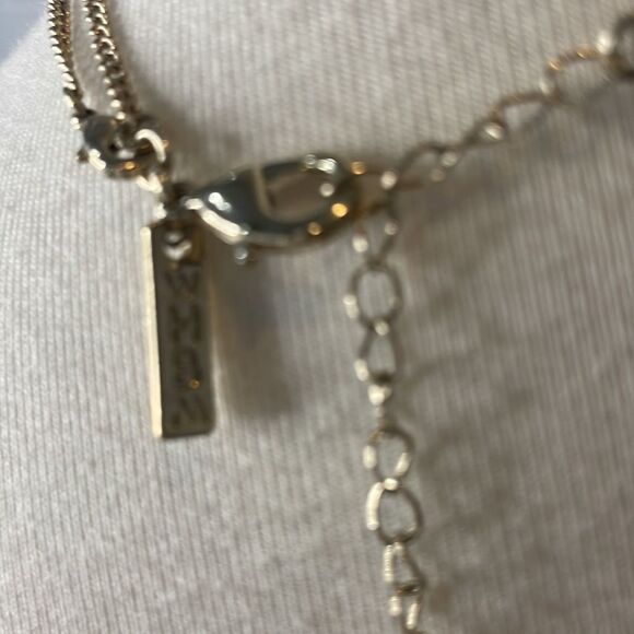💠 White House Black Market Layered Necklace - Picture 4 of 4